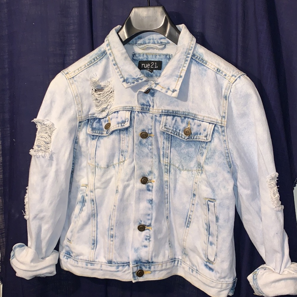 Women’s Distressed Denim Jacket - Picture 5 of 5
